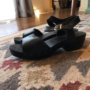 Vintage wood leather sandals.